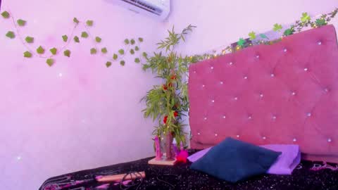 Snapshot of julianacarter chatting on March 19, 8:02 pm JulianaCarter online show from March 19, 8:02 pm