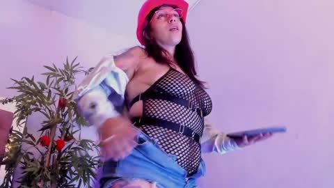 Snapshot of julianacarter chatting on May 1, 7:51 pm JulianaCarter online show from May 1, 7:51 pm