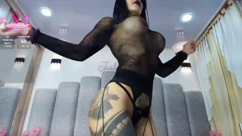 Snapshot of juliane_swee1 chatting on May 21, 10:50 pm juliane_swee1 online show from May 21, 10:50 pm