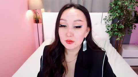 Snapshot of julianna_jamii chatting on February 12, 7:56 pm Julianna online show from February 12, 7:56 pm