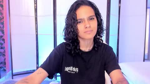 julianne_7 online show from February 9, 8:35 pm