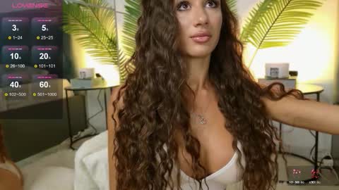 JuliaQuin online show from September 24, 2:37 am