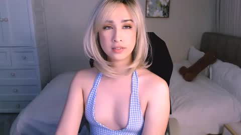 Snapshot of juliarichards chatting on December 4, 1:15 am juliarichards online show from December 4, 1:15 am