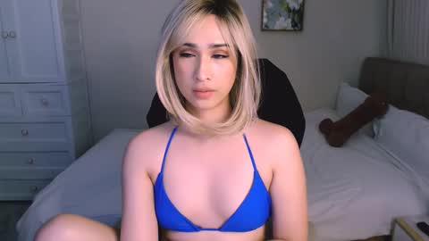 Snapshot of juliarichards chatting on December 5, 2:09 am juliarichards online show from December 5, 2:09 am