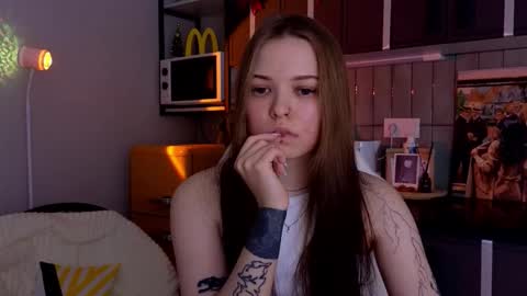 julidropp online show from December 18, 6:14 pm