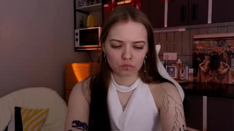 julidropp online show from February 13, 6:37 pm