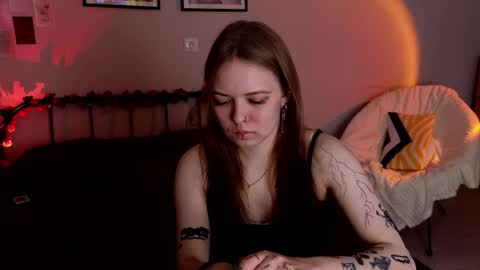 julidropp online show from April 14, 8:04 pm