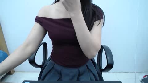 julie9x online show from February 17, 8:22 am