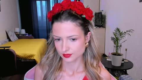 Julie online show from April 29, 1:37 pm