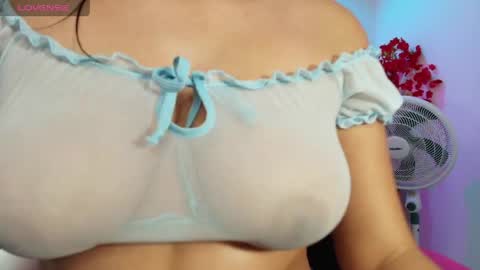 Snapshot of julie_preston chatting on May 15, 10:17 pm julie_preston online show from May 15, 10:17 pm
