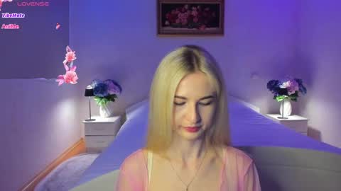 julieblazex online show from May 30, 9:45 pm