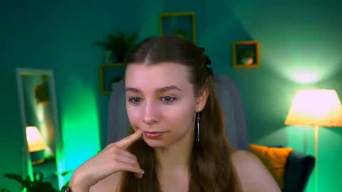 juliedaniel online show from October 21, 4:24 am