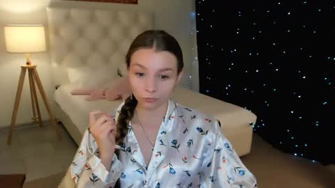 juliedaniel online show from February 17, 8:11 am