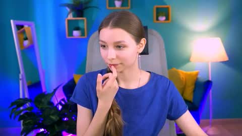 juliedaniel online show from March 9, 9:02 am