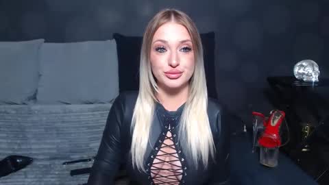 Snapshot of juliediamond chatting on April 2, 10:40 pm julia online show from April 2, 10:40 pm