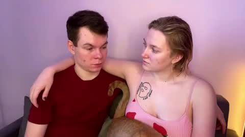 Julie and Thomas online show from February 18, 8:10 am