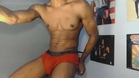 Snapshot of julienlongg chatting on July 6, 3:14 pm Julien online show from July 6, 3:14 pm