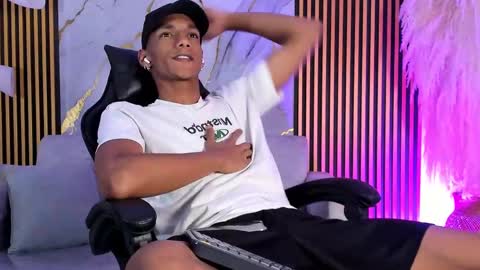 Julien online show from October 15, 12:27 pm