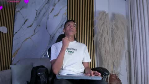 Julien online show from April 5, 12:13 pm