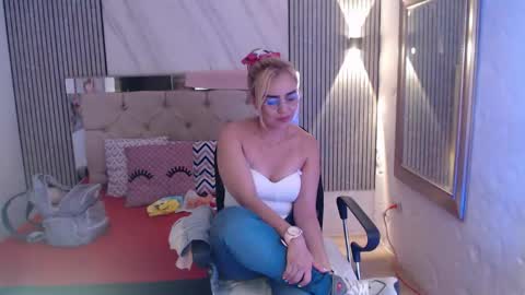 julieta__fox_ online show from March 9, 2:15 am