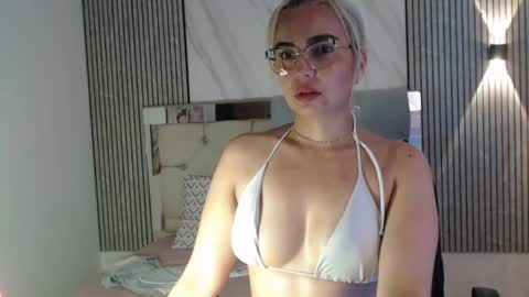 Snapshot of julieta__fox_ chatting on July 28, 9:36 pm julieta__fox_ online show from July 28, 9:36 pm