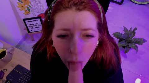 Snapshot of julieta_alves chatting on June 15, 10:39 am July online show from June 15, 10:39 am