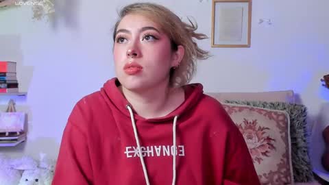 Juli  online show from April 12, 4:06 am