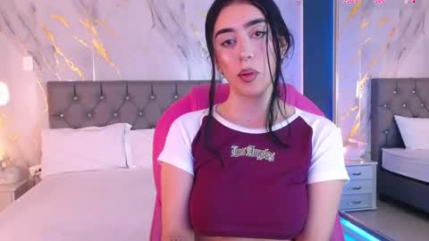 Snapshot of julieta_de_los_angeles chatting on March 11, 6:53 am Julieta online show from March 11, 6:53 am