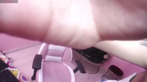 Snapshot of julieta_fox_x chatting on November 6, 2:45 am julieta_fox_x online show from November 6, 2:45 am