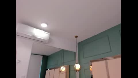     online show from January 18, 9:18 pm