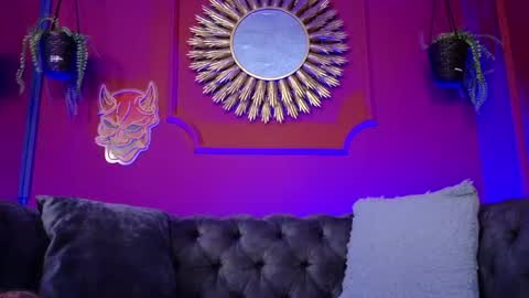 Snapshot of julieta_russell chatting on May 8, 11:37 am Julieta online show from May 8, 11:37 am