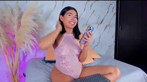 Julieth Gomez online show from March 18, 2:26 am