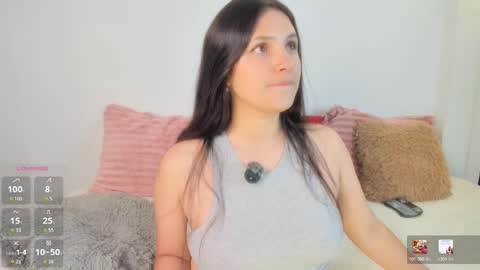 Snapshot of julieth1_ chatting on March 11, 10:38 pm . online show from March 11, 10:38 pm