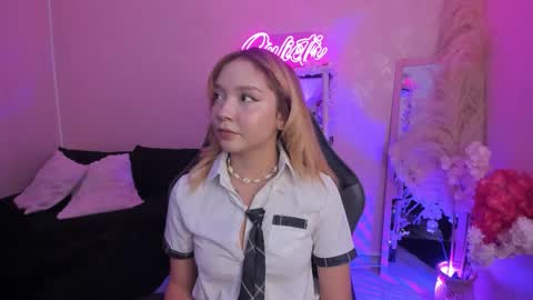 Julieth online show from February 9, 8:24 pm