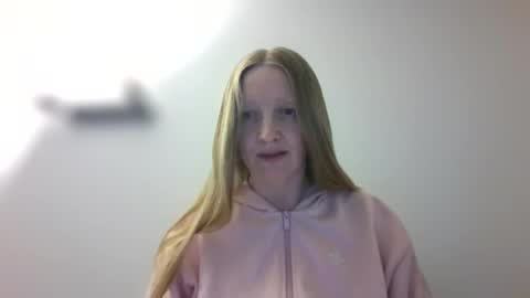 Snapshot of julietka chatting on May 31, 8:54 am julietka online show from May 31, 8:54 am