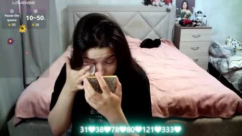 Snapshot of julietkalen chatting on June 23, 5:49 am Julietkitty online show from June 23, 5:49 am