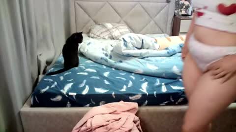 Snapshot of julietkalen chatting on June 29, 5:46 am Julietkitty online show from June 29, 5:46 am