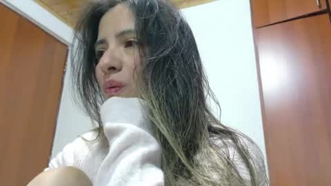 Snapshot of julietta__jackson chatting on April 21, 11:51 pm Julietta Jackson online show from April 21, 11:51 pm