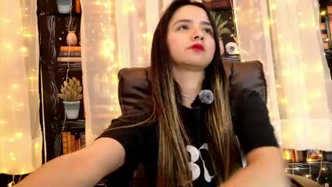 Snapshot of julietta__jackson chatting on May 27, 1:57 am Julietta Jackson online show from May 27, 1:57 am