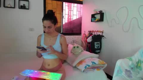 Snapshot of juliette_sweet05 chatting on October 8, 2:36 pm juliette online show from October 8, 2:36 pm