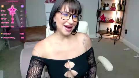 Snapshot of juliewets chatting on February 26, 3:55 pm Julie online show from February 26, 3:55 pm