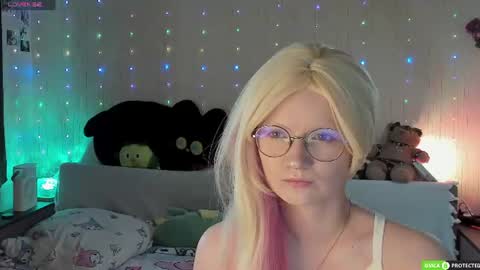 julifisher online show from June 15, 3:42 am