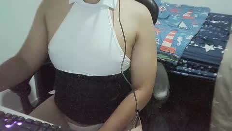 Snapshot of juligurlygirly chatting on September 29, 6:24 pm juligurlygirly online show from September 29, 6:24 pm