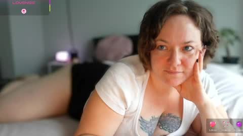 Juli Monroe online show from May 6, 2:55 pm