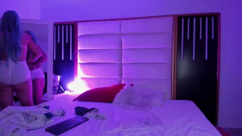 Snapshot of julimonroe19 chatting on February 26, 1:10 pm Juli online show from February 26, 1:10 pm