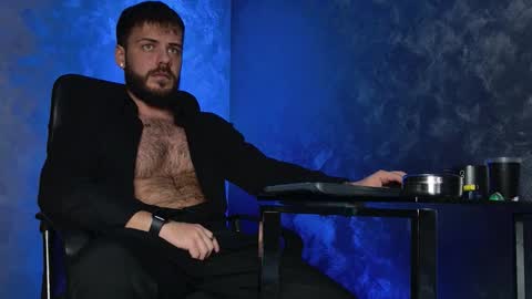 JULiUS   online show from December 16, 9:09 pm