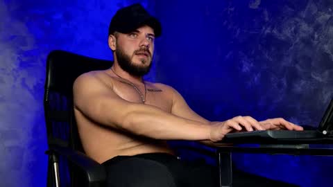 JULiUS   online show from January 9, 9:05 pm