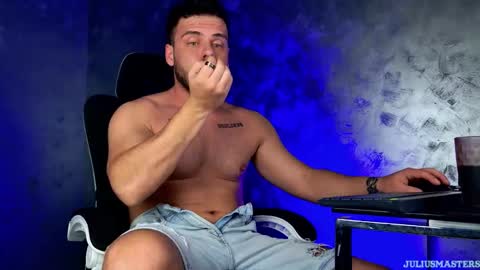 JULiUS   online show from February 21, 1:28 am