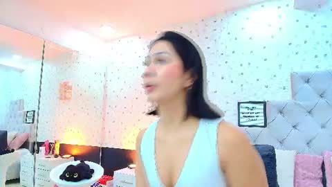 Snapshot of jullietareyes chatting on June 25, 11:48 am Julieta Reyes online show from June 25, 11:48 am