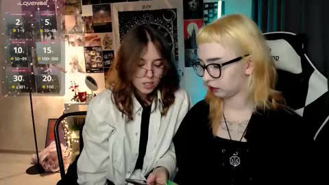 Snapshot of julscinamon chatting on September 21, 5:25 pm Baroness Von Cringe online show from September 21, 5:25 pm